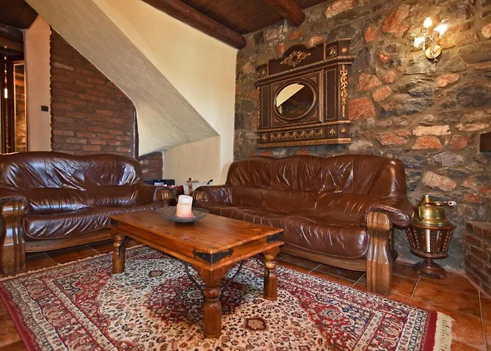Вилла Luxurious At The Village Square